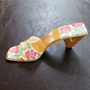 Just The Right Shoe 2004 "Cabana" by Lorraine Vail